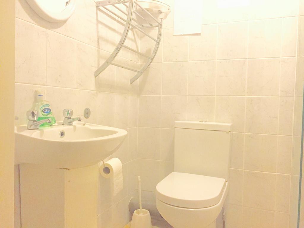 Southend Inn Hotel - Close To Beach, Train Station & Southend Airport חדר תמונה